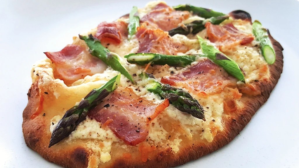 White Flatbread Pizza with Bacon &&nbsp;Asparagus