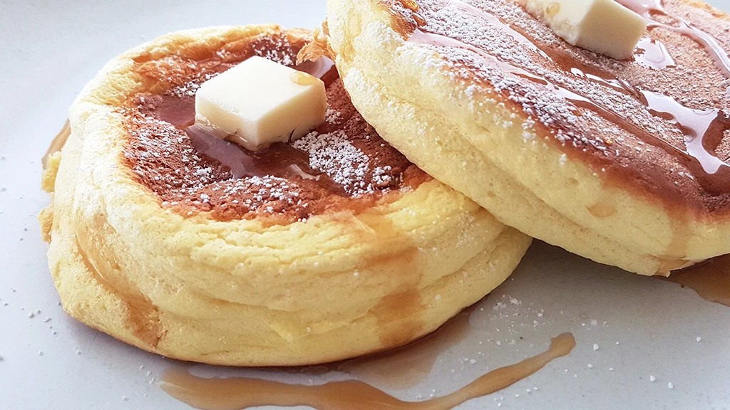 Fluffy-Jiggly Souffle Pancakes